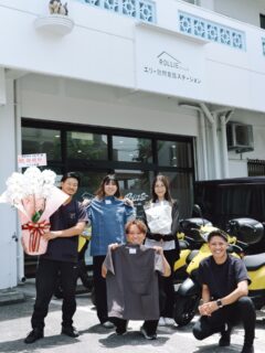 【5y10st】
本日、エリーうるま店OPEN。

新しい街で看板を背負う、10店舗目のチームです🤝

今月で創業から丸5年。
地域に必要とされる組織であれるよう、
動く看板に跨り、うるまの街を駆け回ります🛵💨

地域の皆さま、どうぞよろしくお願いいたします。

エリー訪問看護ステーション うるま 🌺
@ellie_nursing_oki 
@ellie_nursing_recruit 

.
.
#エリー訪問看護ステーション
#沖縄
#うるま市
#訪問看護
#黄色いバイク